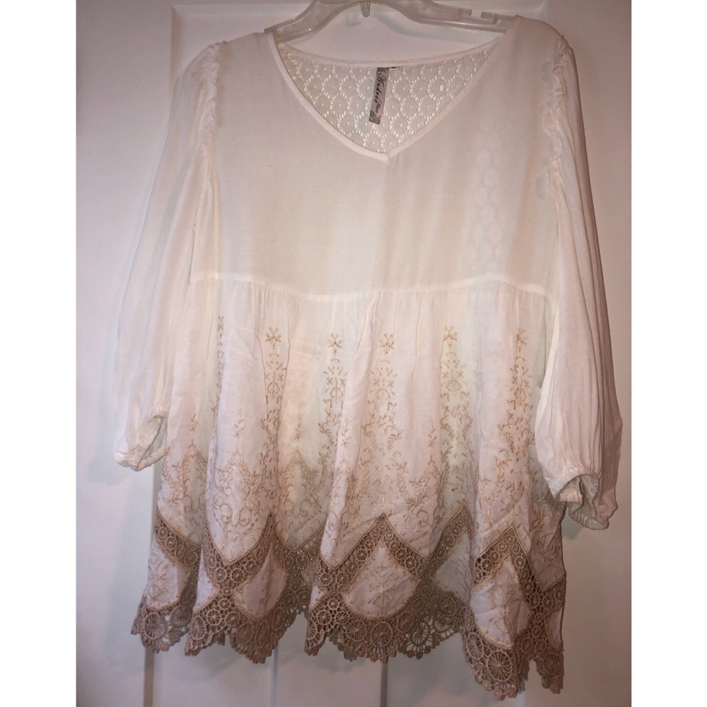 Boutique top (size medium)